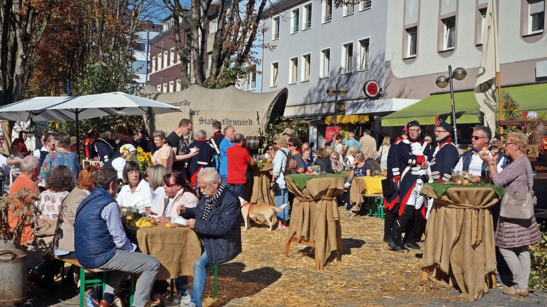 Ehrengarde bei den Markttagen | © Dehenn