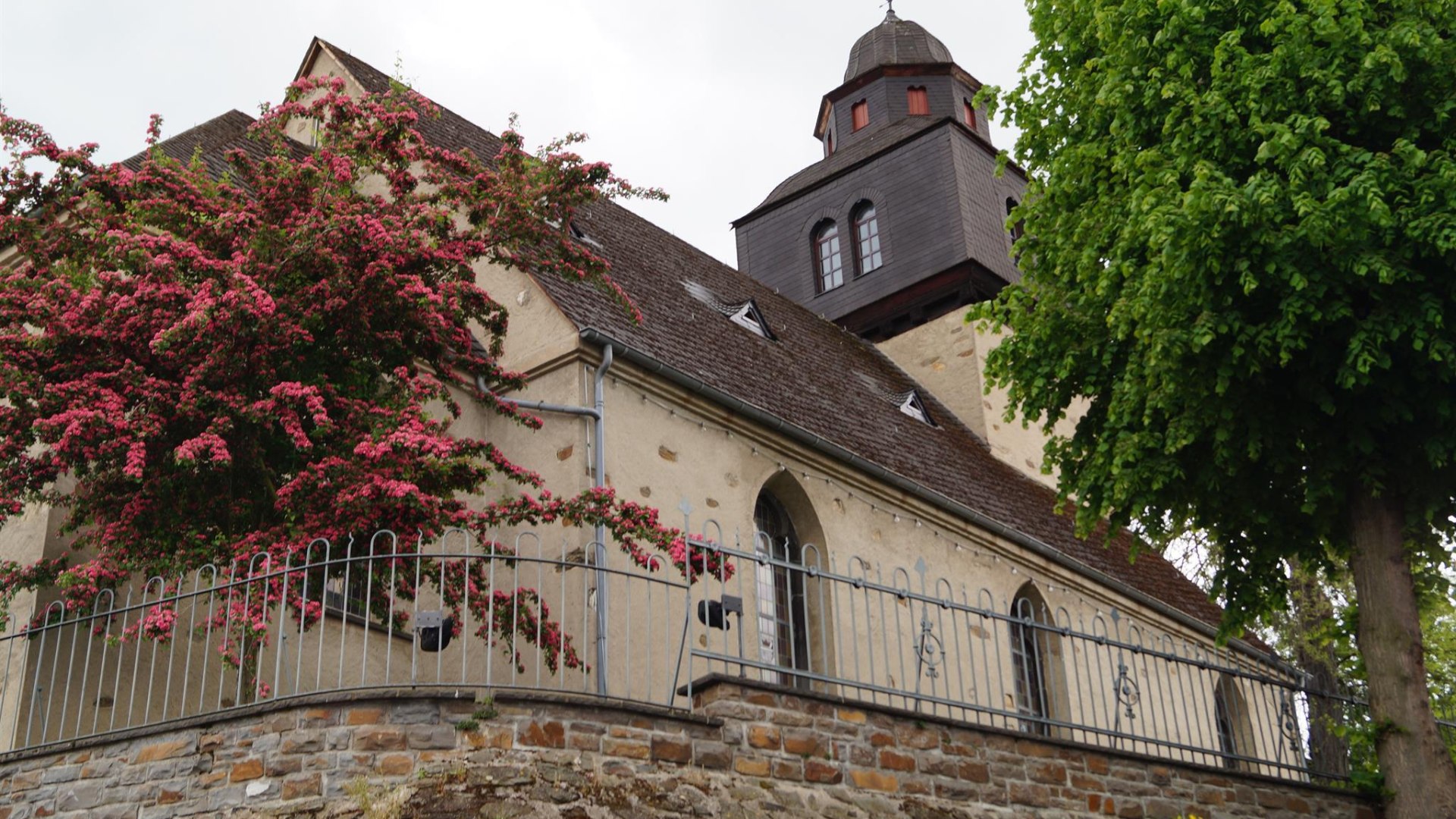 Alte Kirche | &copy; Tourist-Information Erlebnis  Rheinbogen