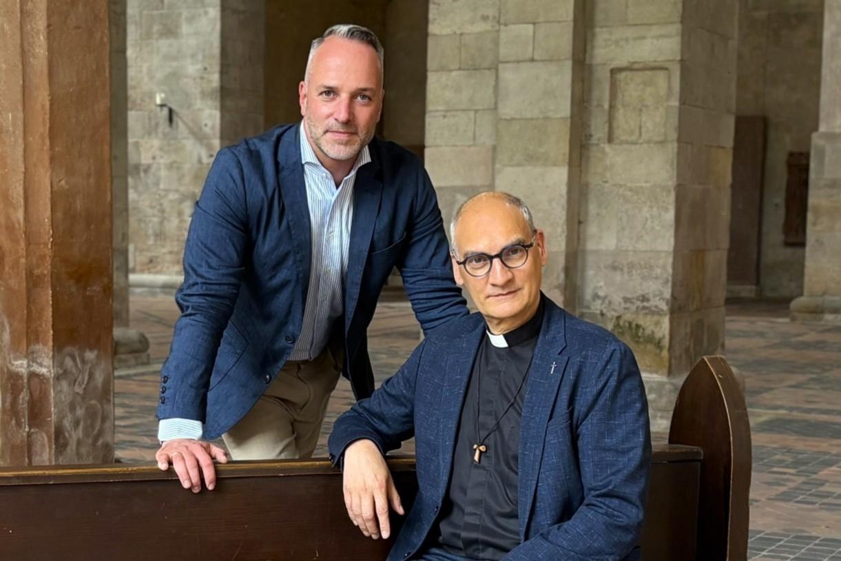 Julius Wagner und Pfarrer Dr. Nandkisore | © Stiftung Kloster Eberbach
