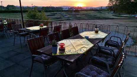 Terrasse in der Abenddämmerung | © Rämer