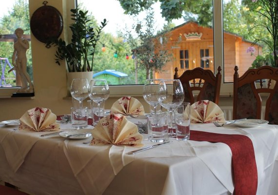 Ristorante Pizzeria Rheinkrone Lahnstein Gastraum | © Pizzeria Rheinkrone Ristorante Pizzeria Rheinkrone Lahnstein Gastraum | © Pizzeria Rheinkrone