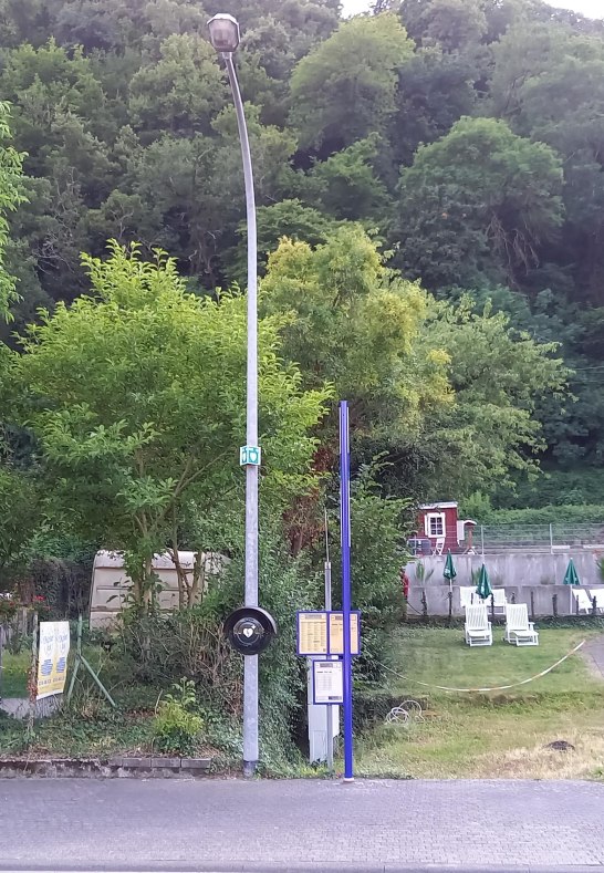 Defi Bushaltestelle an der Loreley | &copy; C. Vogt