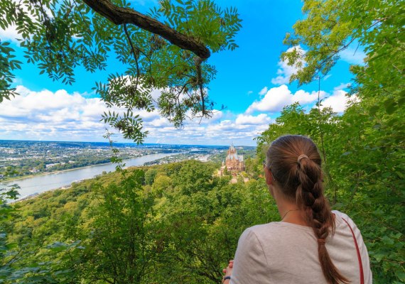 Blick auf Schloss Drachenburg | © Luca Lamonte-Austin Blick auf Schloss Drachenburg | © Luca Lamonte-Austin