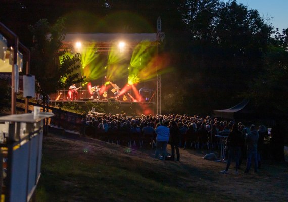 B&uuml;hne bei Nacht | &copy; T. Biersch