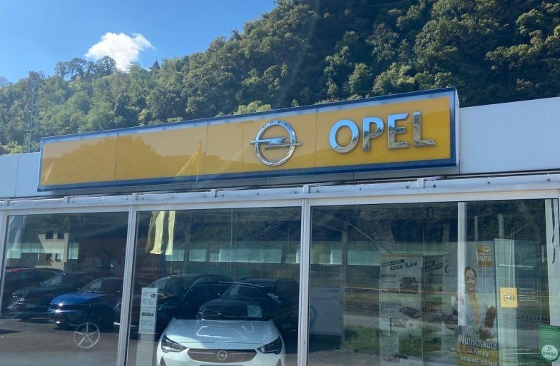 Opel mit Aussicht | © Fam. Becker, Oberwesel Opel mit Aussicht | © Fam. Becker, Oberwesel