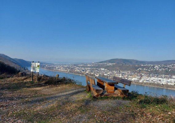 Tisch und B&auml;nke | &copy; TI Erlebnis Rheinbogen