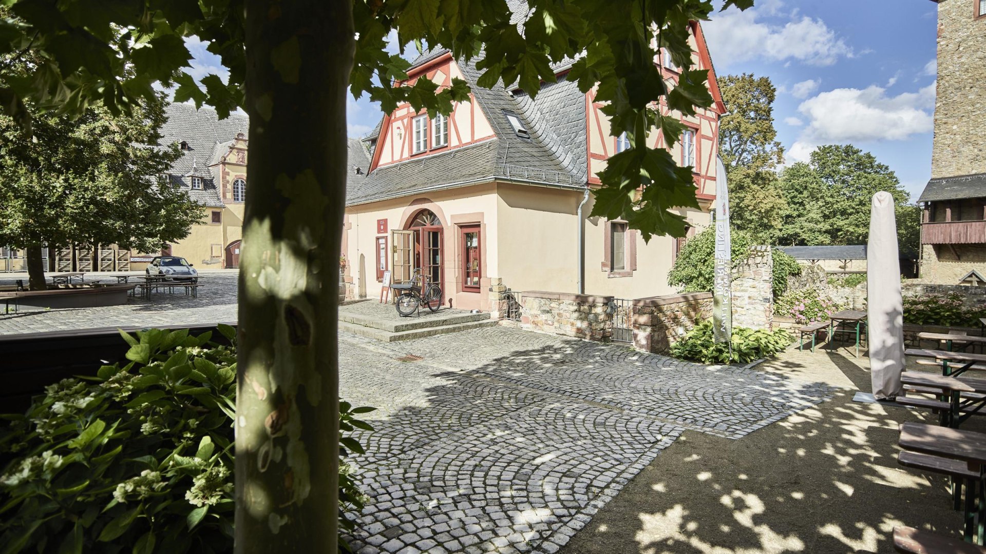 Vinothek Schloss Vollrads | © Hessen Tourismus, Roman Knie Vinothek Schloss Vollrads | © Hessen Tourismus, Roman Knie