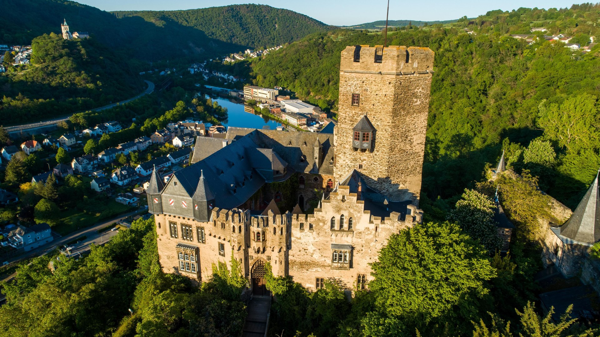 Lahneck | &copy; Mahlow Media