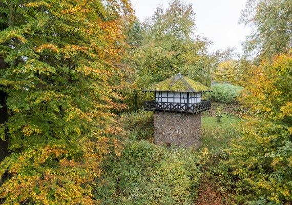 Römerturm im Herbst | © Andreas Pacek, fototour-deutschland.de Römerturm im Herbst | © Andreas Pacek, fototour-deutschland.de