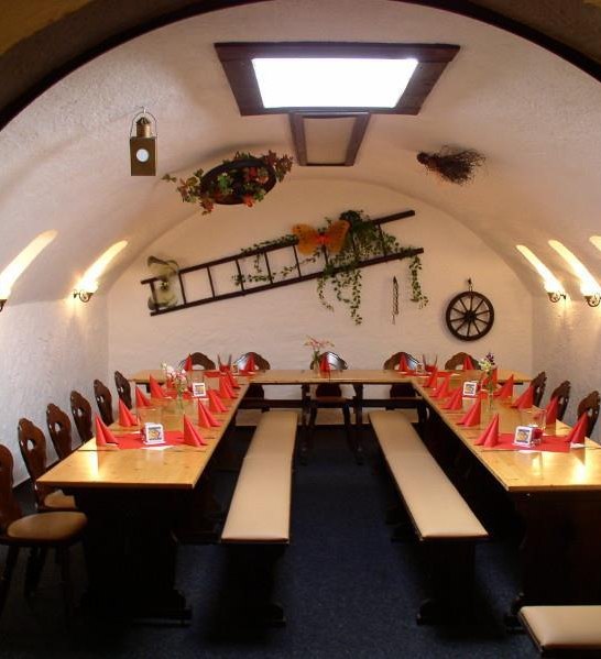 Restauran Zur Krone Gastraum Keller | &copy; Restauran Zur Krone