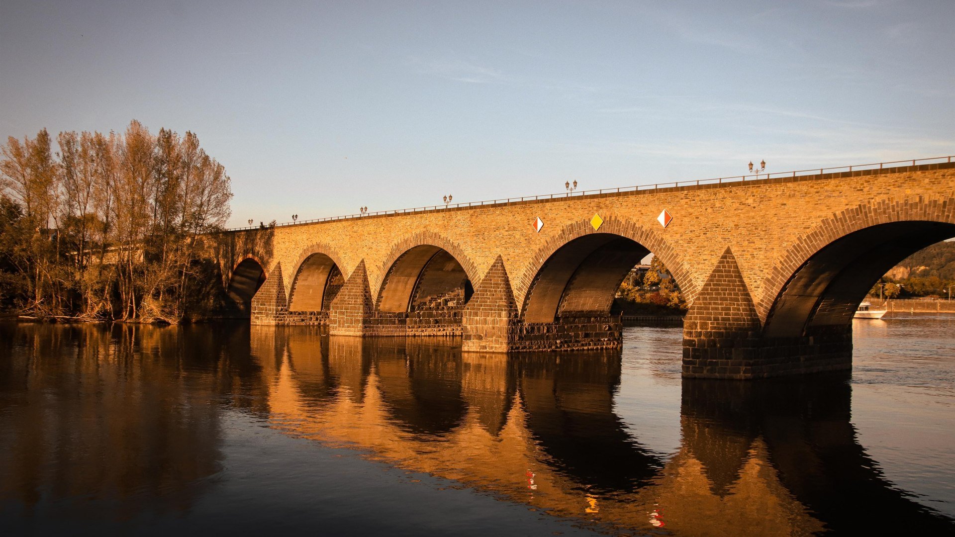 Balduinbr&uuml;cke am Abend | &copy; Koblenz-Touristik GmbH / Johannes Bruchhof