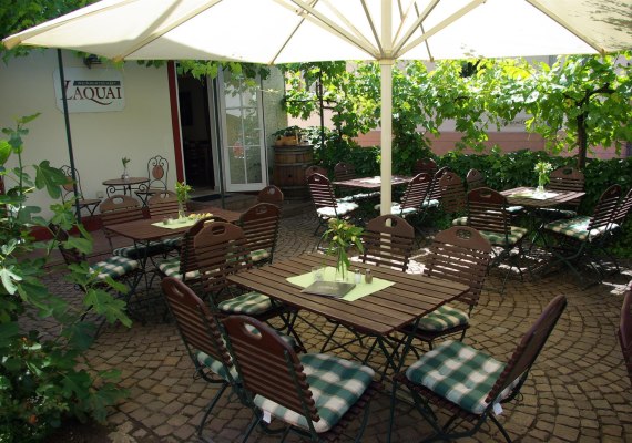 Terrasse Weinwirtschaft Laquai | © Weingut Laquai Terrasse Weinwirtschaft Laquai | © Weingut Laquai