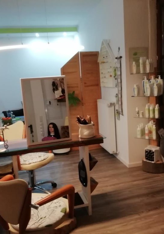 Salon 5 | &copy; Stephanie Neifer