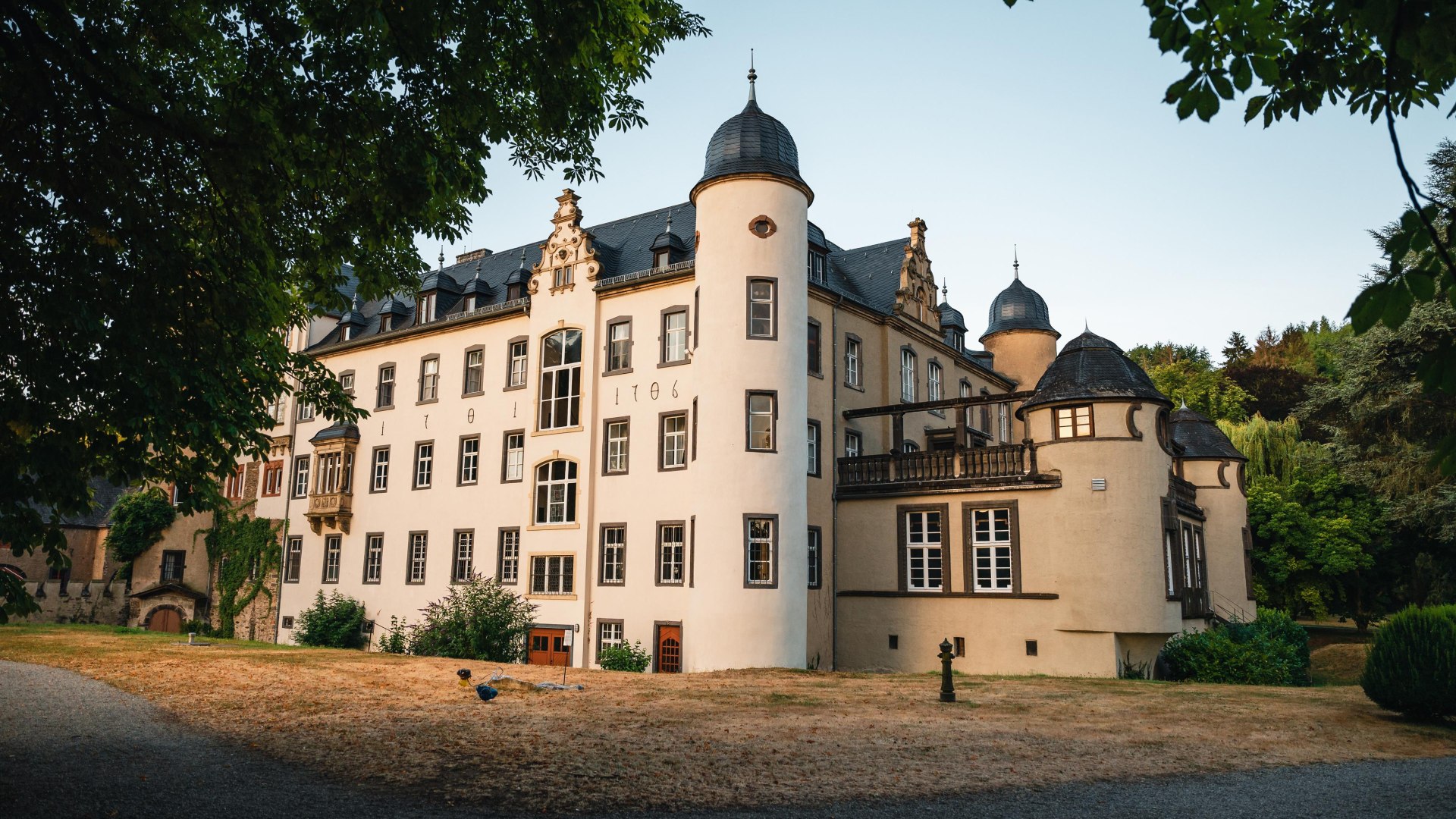 Burg Namedy Sonnenaufgang | &copy; Christoph Partsch