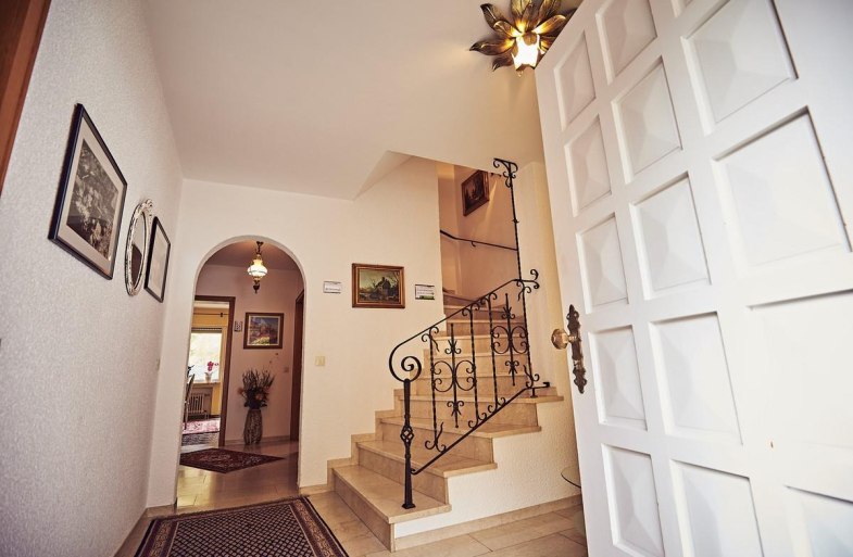 Eingang | &copy; G&auml;stehaus La Madonnina