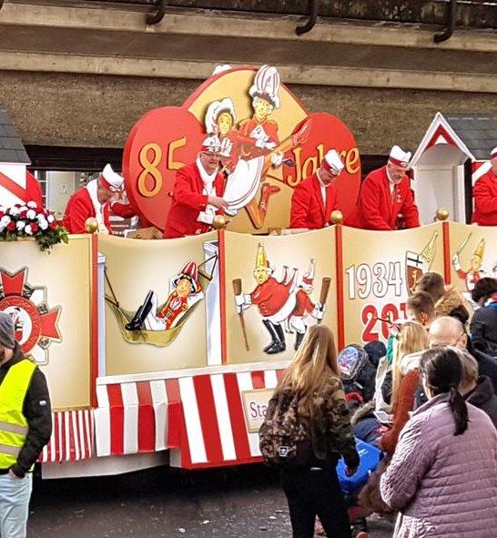 Zugwagen Stadtsoldatencorps Rut-Wie&szlig; Linz | &copy; Stadtsoldatencorps Rut-Wie&szlig; Linz e.V.