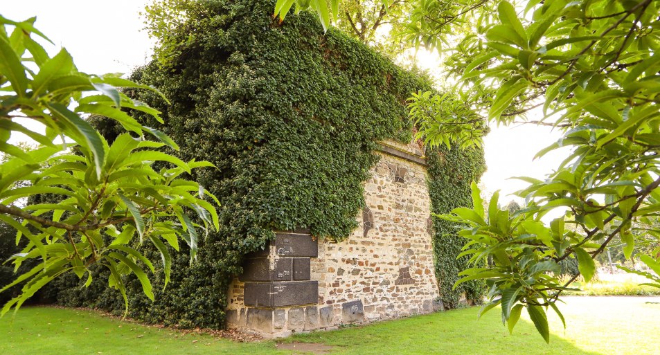 Deutsches Eck Stadtmauer | &copy; Koblenz-Touristik Gmbh / Johannes Bruchhof