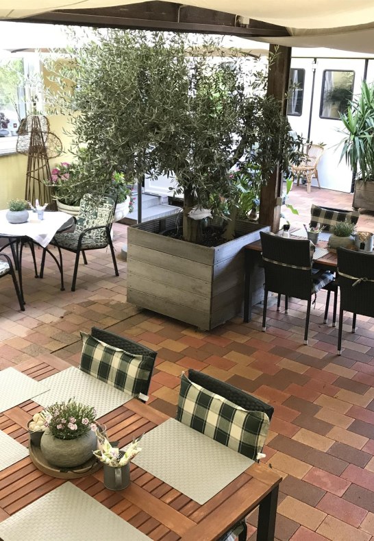 Gem&uuml;tlicher Innenhof | &copy; Landgasthof Zurstra&szlig;en