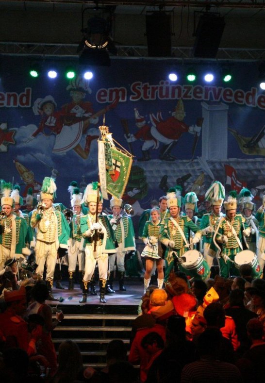 Auftritt 1 | &copy; Husarencorps Gr&uuml;n-Weiss Linz 1965 e.V.