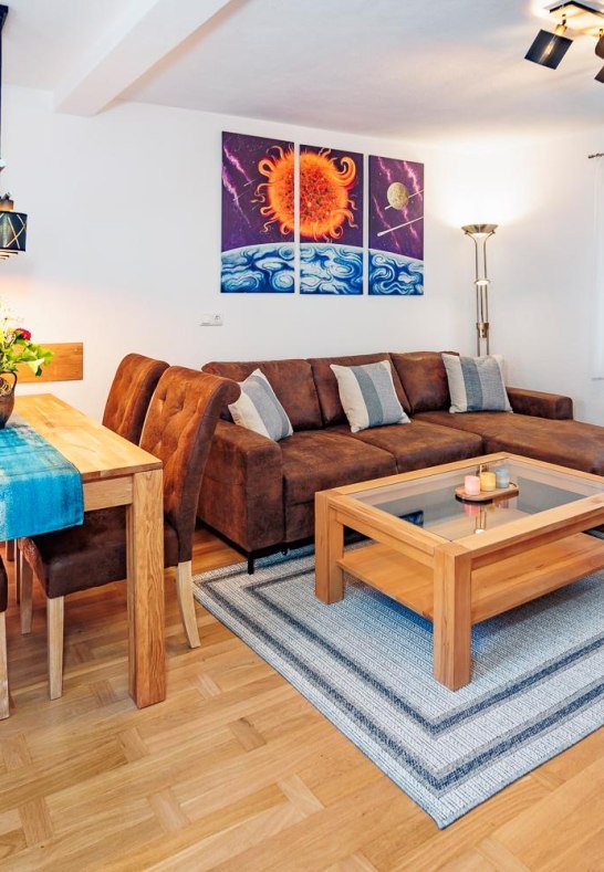 7. Essecke mit Tisch und St&uuml;hlen &copy; SD | &copy; Copyright/Quelle: Familie Decker, Oberwesel