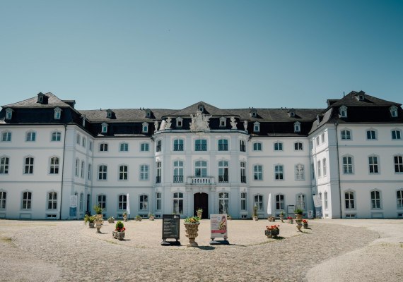 Schlosshof | &copy; Zimpfer_Photography