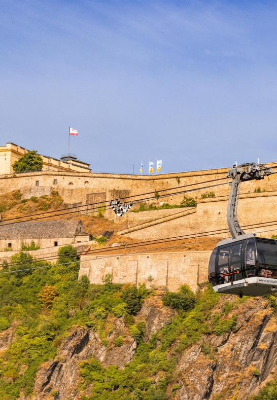 Mit der Seilbahn zur Festung schweben | &copy; GDKE, Johannes Bruchhof
