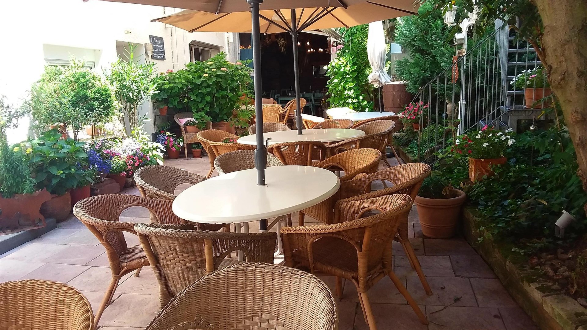 Straußwirtschaft | © Martina Statzner- Hoogeveen Straußwirtschaft | © Martina Statzner- Hoogeveen