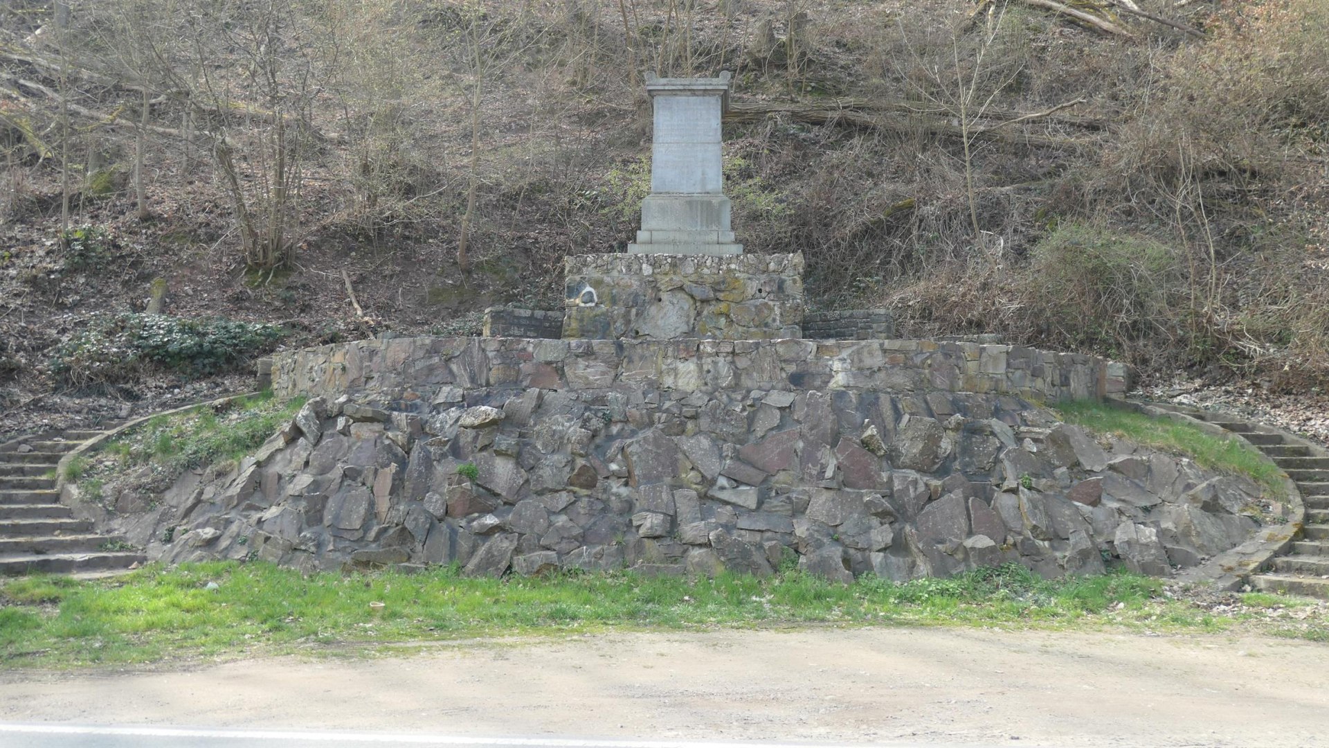 Denkmal zum Binger Loch | © RNT, Christian Kuhn Denkmal zum Binger Loch | © RNT, Christian Kuhn