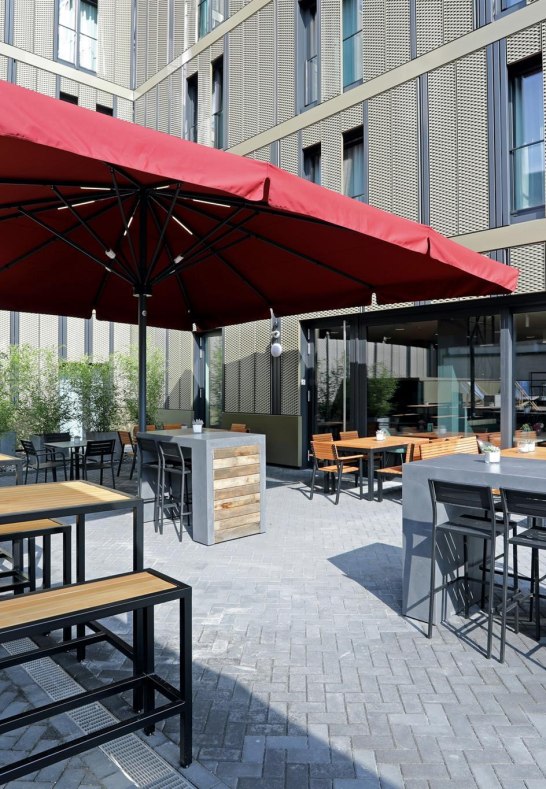 Innenhof, Terrasse | &copy; sander Hotel