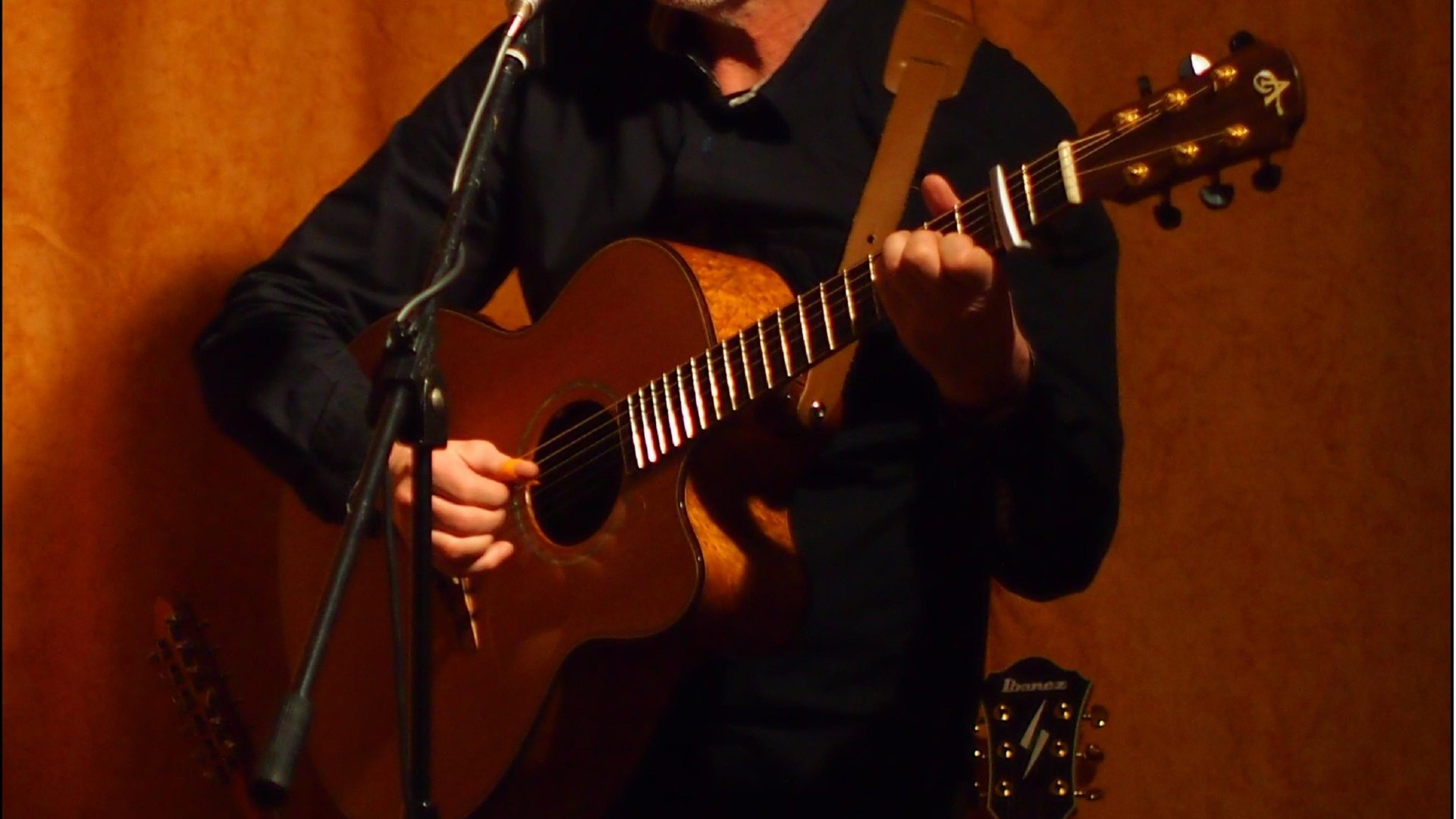 Harald Becker singt R. Mey | © Harald Becker Harald Becker singt R. Mey | © Harald Becker