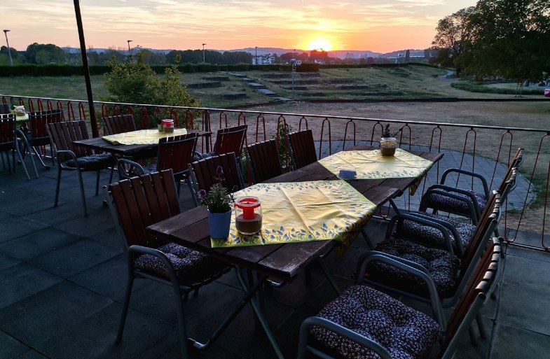 Terrasse in der Abenddämmerung | © Rämer Terrasse in der Abenddämmerung | © Rämer