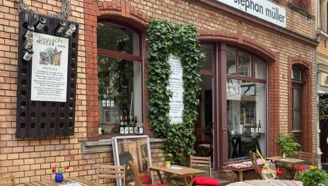 Terasse logisch M&uuml;ller-Wein | &copy; Weingut Logisch M&uuml;ller Wein