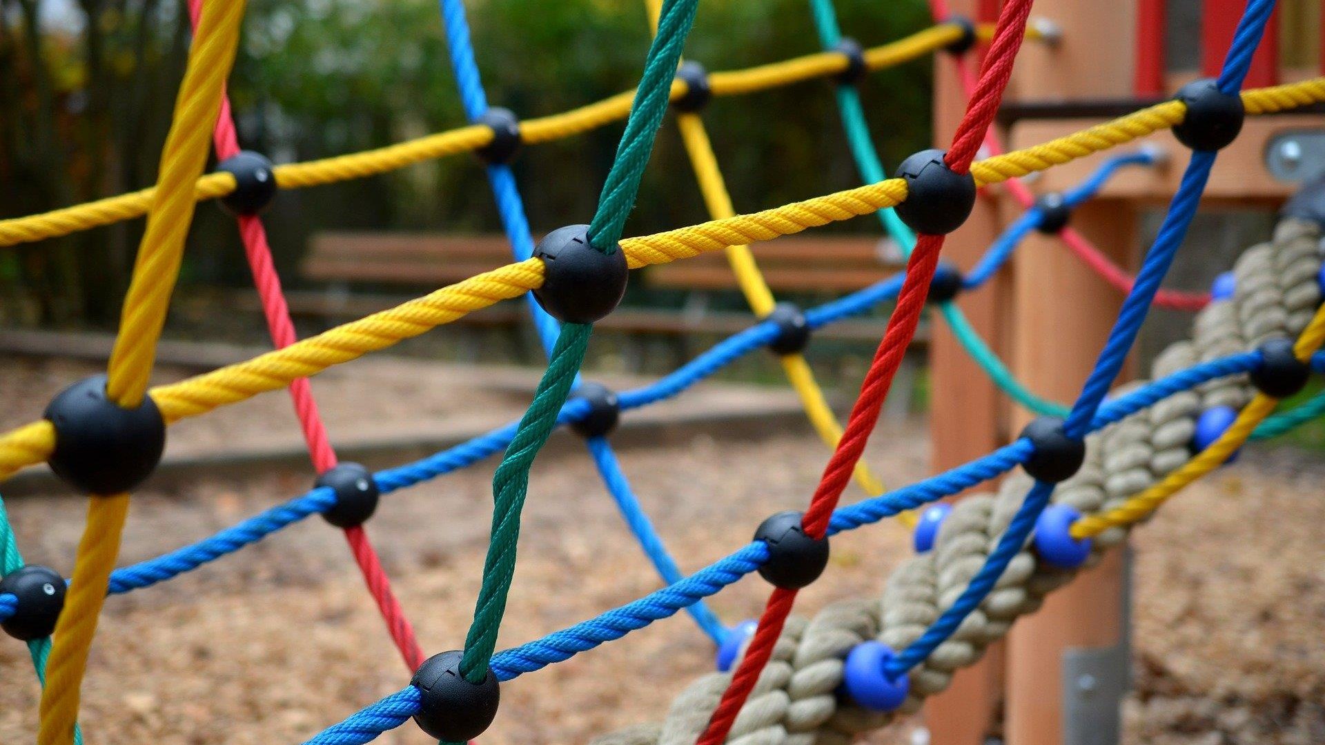 Spielplatz | &copy; congerdesign auf Pixabay