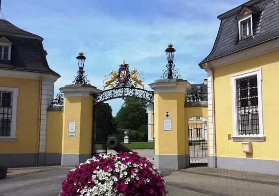 Schloss Neuwied Eingang | &copy; Romantischer Rhein Tourismus GmbH