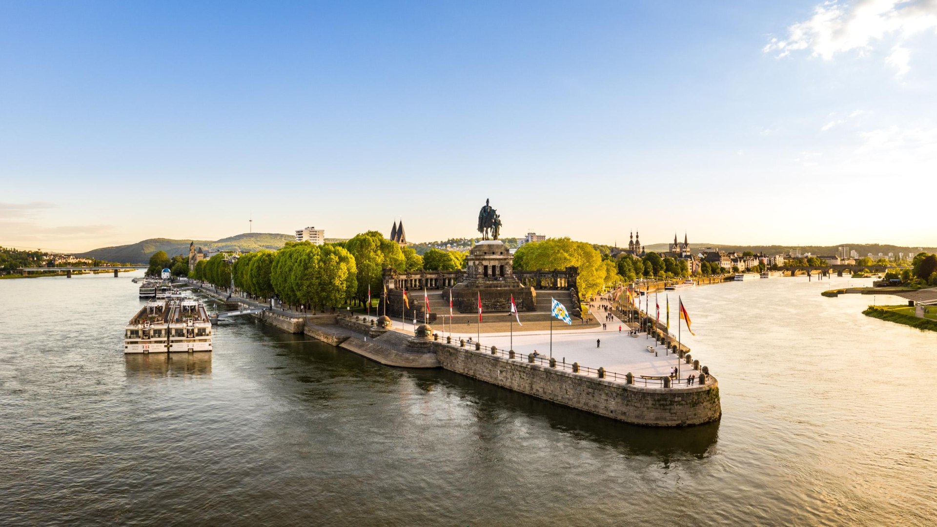 Deutsches Eck Sonnenutergang | © Koblenz-Touristik GmbH / Dominik Ketz Deutsches Eck Sonnenutergang | © Koblenz-Touristik GmbH / Dominik Ketz