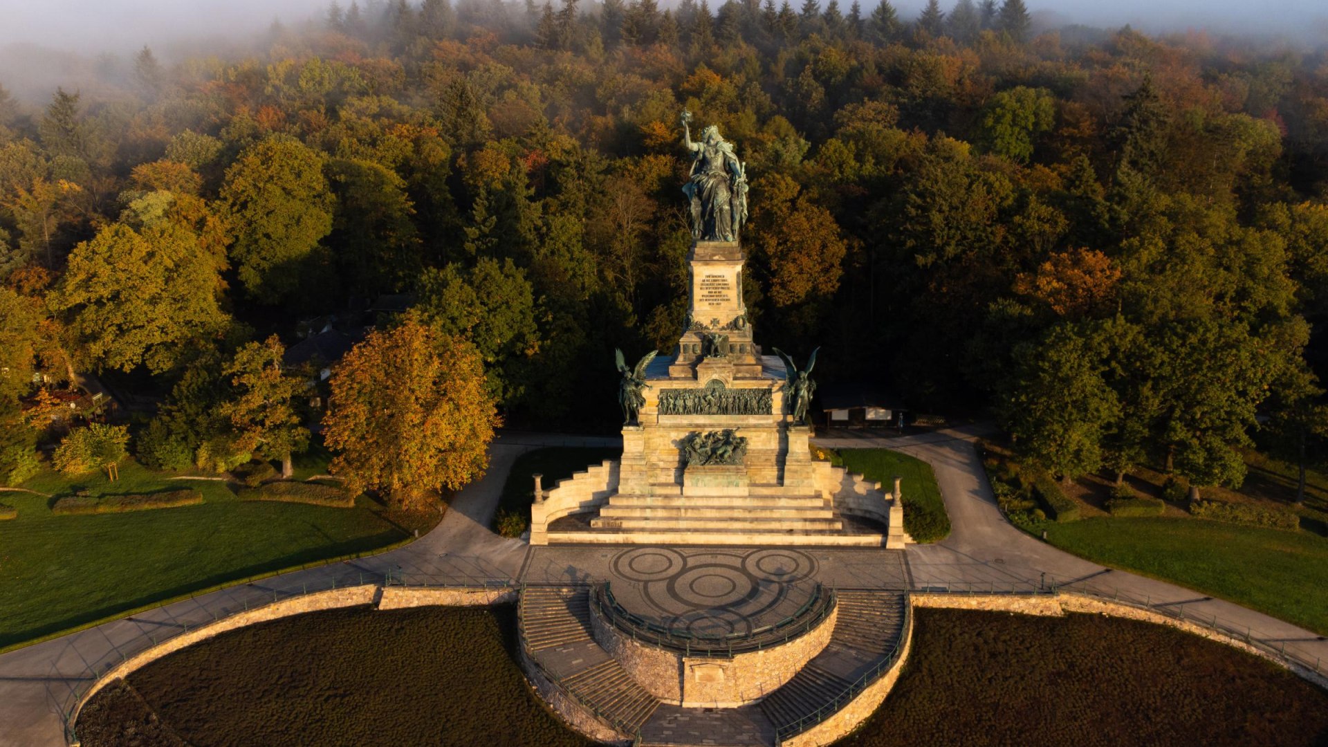 Luftaufnahme Niederwalddenkmal | © HA Hessen Tourismus, k22 Luftaufnahme Niederwalddenkmal | © HA Hessen Tourismus, k22