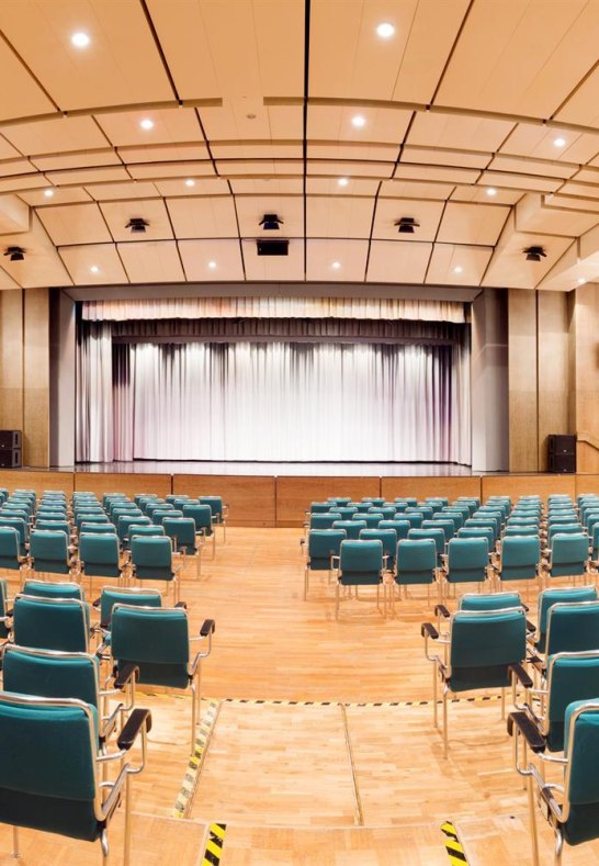 MRH Saal | © 90Grad Photography/Hilger & Schneider Gbr MRH Saal | © 90Grad Photography/Hilger & Schneider Gbr