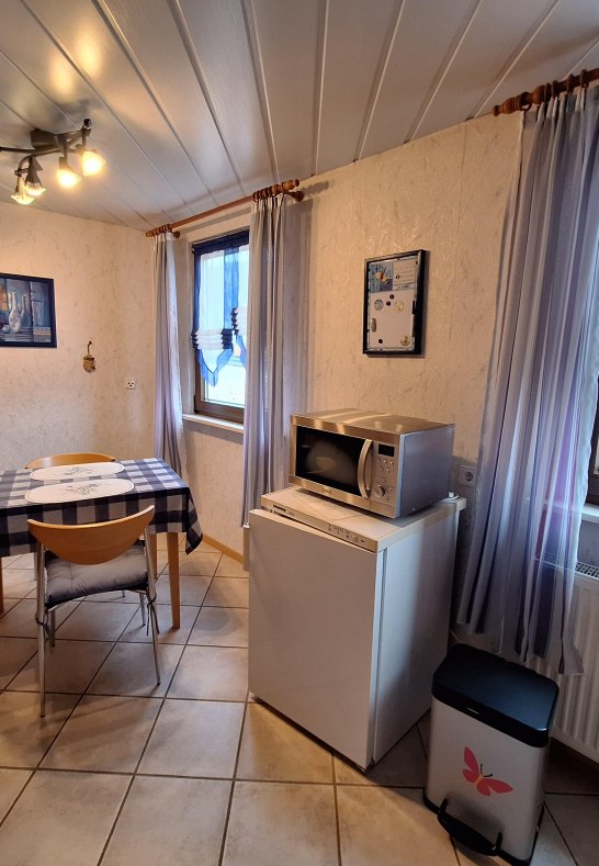 Kleiner Esstisch in der K&uuml;che | &copy; Tourist-Info Erlebnis Rheinbogen