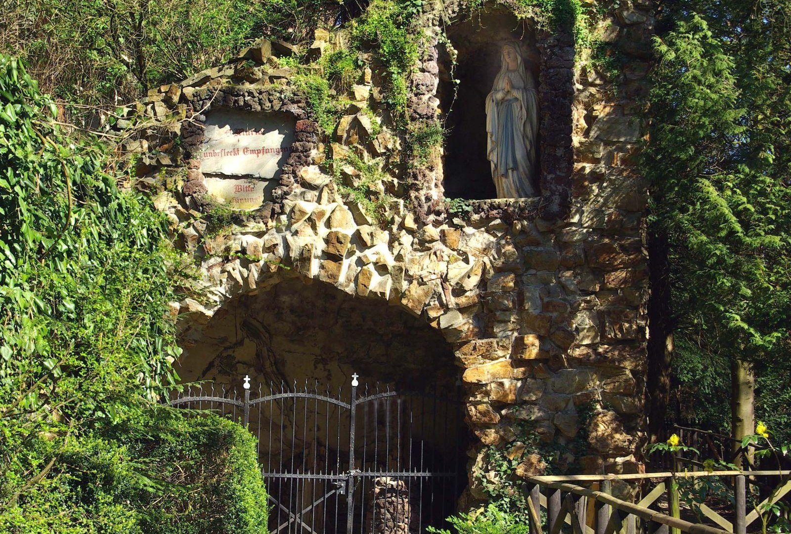 Lourdesgrotte | © Förderkreis Pfarrer Kraus-Anlagen Lourdesgrotte | © Förderkreis Pfarrer Kraus-Anlagen