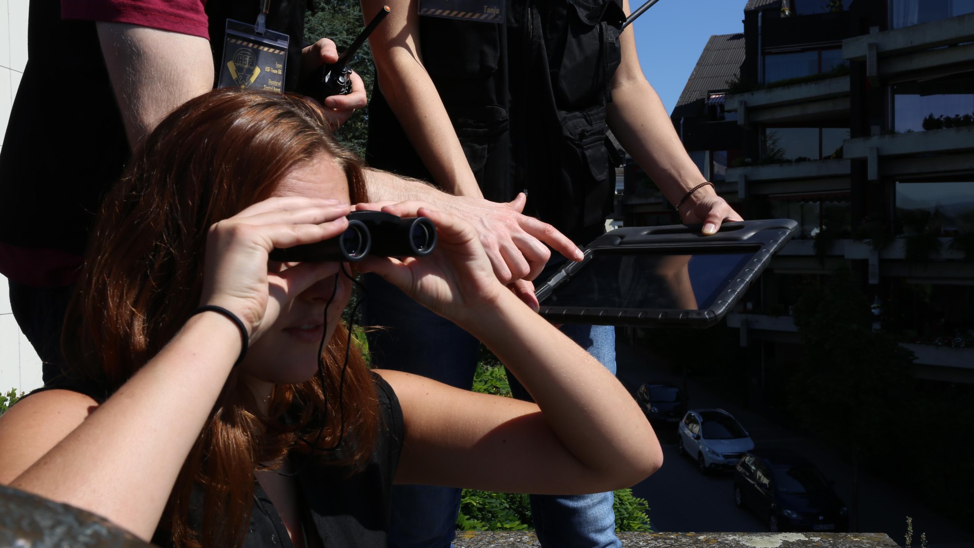 Team mit Agentenausr&uuml;stung | &copy; 66 Minuten