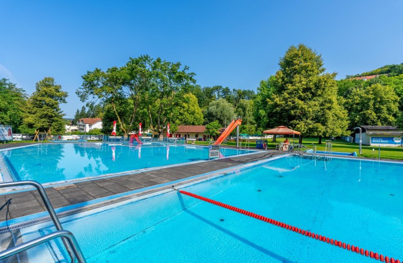 Freibad Becken | &copy; Patrick Gawandtk
