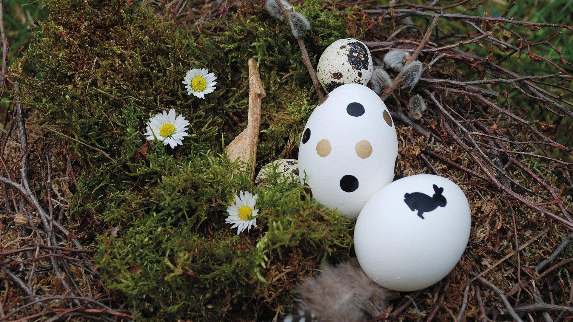 Ostereier und Frauenfigur G&ouml;nnersdorf | &copy; LEIZA/A.-L.Rosenthal