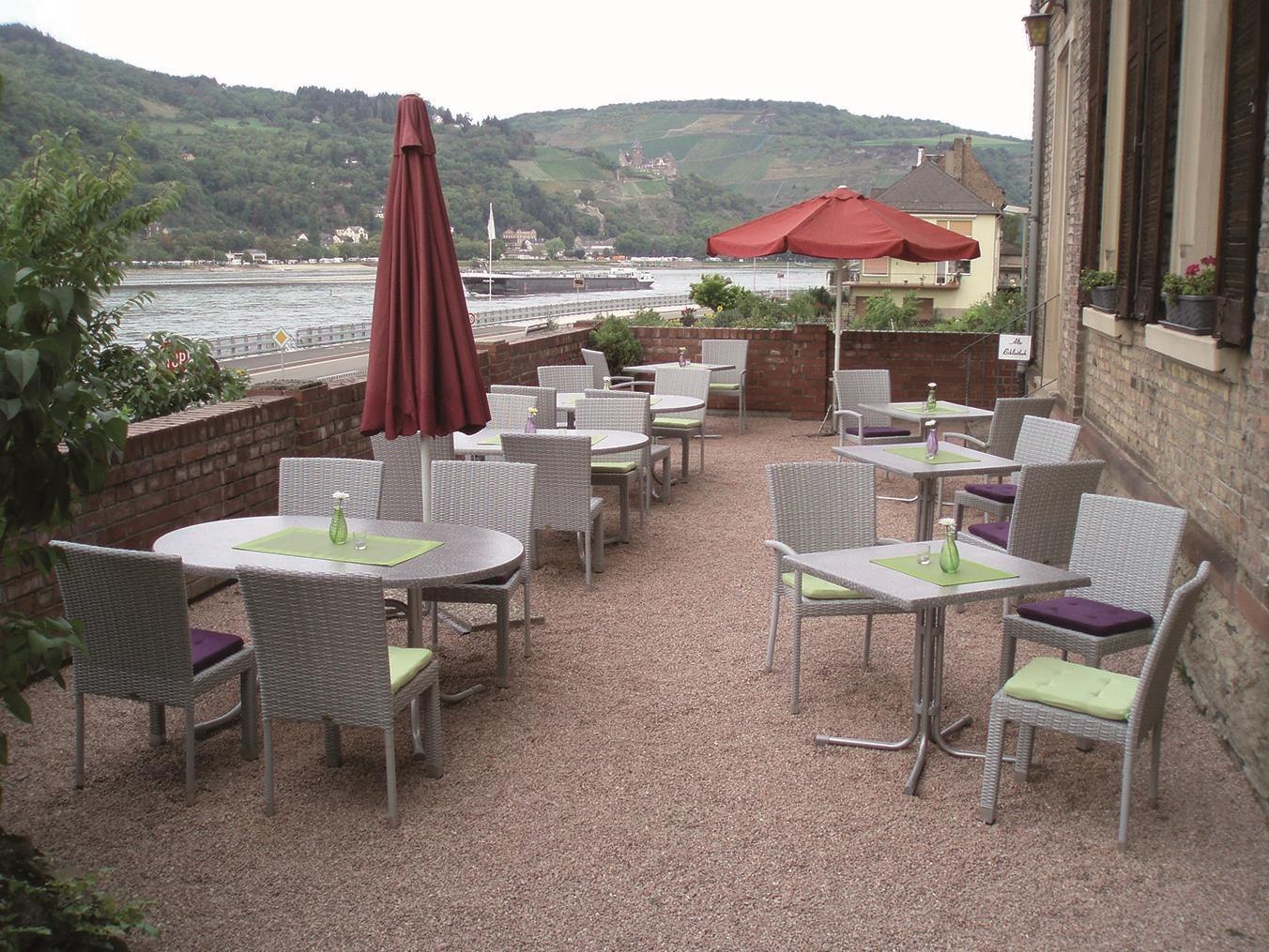 Terrasse Weingut Nies | © Weingut Theodor Nies Terrasse Weingut Nies | © Weingut Theodor Nies