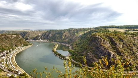 Blick auf Loreleyfelsen | &copy; Katharina Schattner, Romantischer Rhein Tourismus GmbH