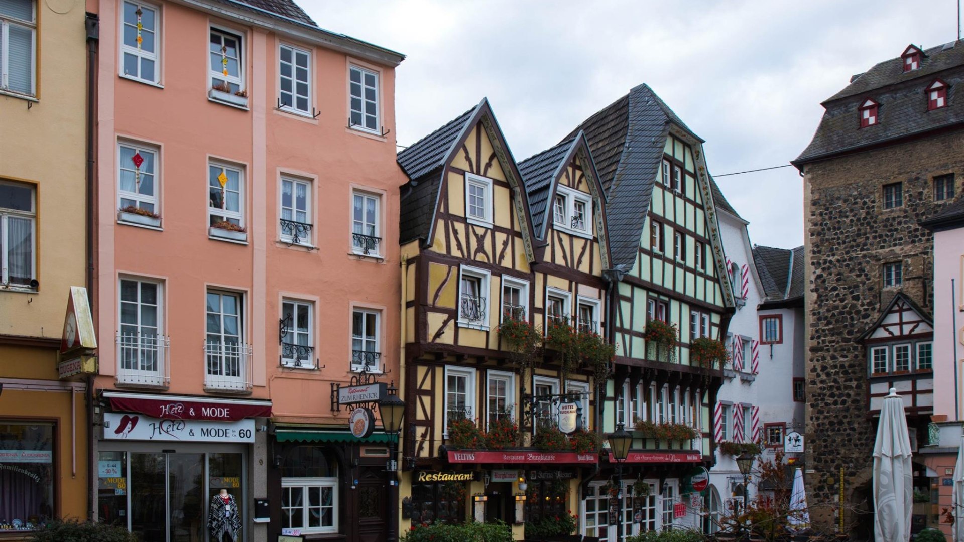 Au&szlig;en 1 | &copy; Elisabeth Messow