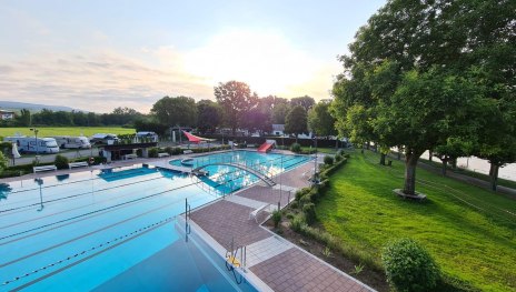 Blick auf das Asbach-Bad | &copy; Asbach-Bad