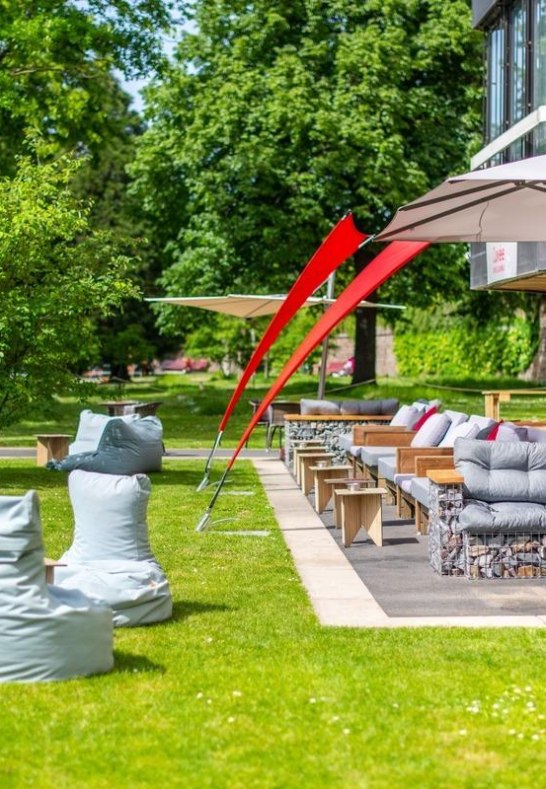 Cuv&eacute;e-Au&szlig;enlounge am Rhein_Cocktails und Drinks | &copy; Diehl&acute;s Hotel GmbH