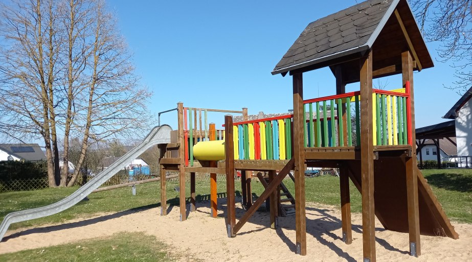 Spielplatz mit Rutsche | © C. Vogt