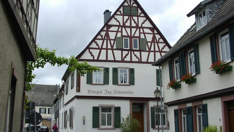 Hausansicht au&szlig;en | &copy; Weingut Josef Sch&ouml;nleber