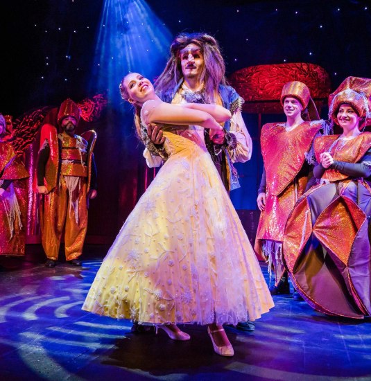 Die Sch&ouml;ne und das Biest | &copy; Nilz B&ouml;hme/ Theater Liberi